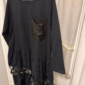 Elegant Black Midi Dress with Sequin Pocket